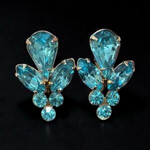 Vintage 1950s Coro Vibrant Bright Blue Rhinestone Spray Screw Back Earrings